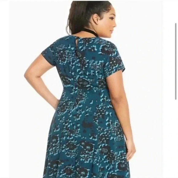 Torrid aqua & black Floral Cut out sleeve lined, dress feminine fit & flare - Picture 3 of 12